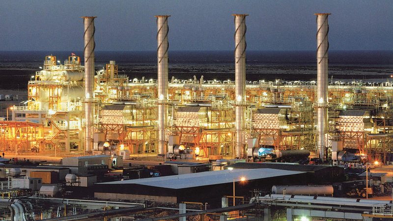 Qatar oil & gas industrial facility — drone inspection and cleaning by SKYNA